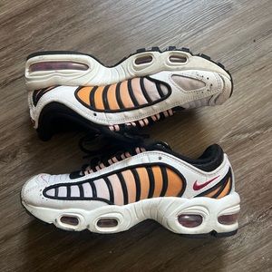 Nike Air Max Tailwind 4 Women's Shoes White-Black-Coral Stardust-Gym Red